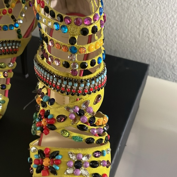 Bedazzled heels - Picture 4 of 4